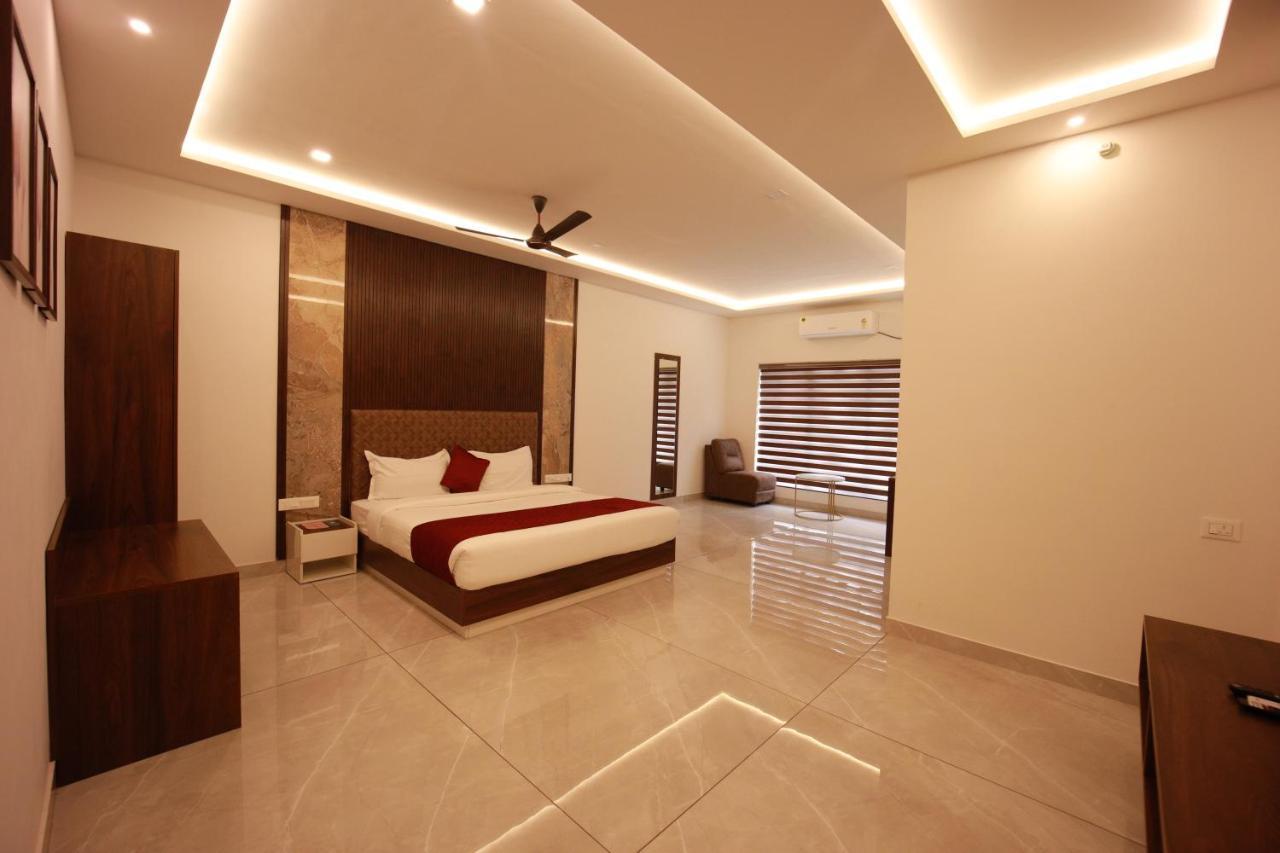 Bliss Regency Business Hotel Palakkad Exterior photo