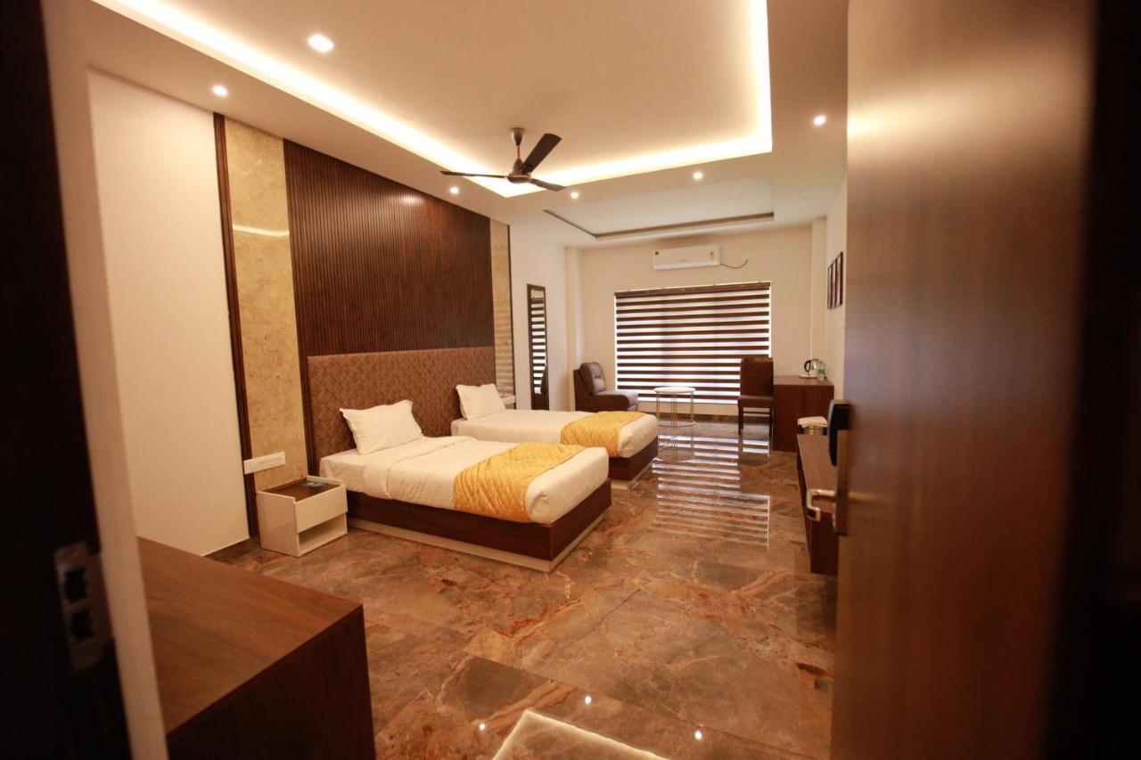 Bliss Regency Business Hotel Palakkad Exterior photo
