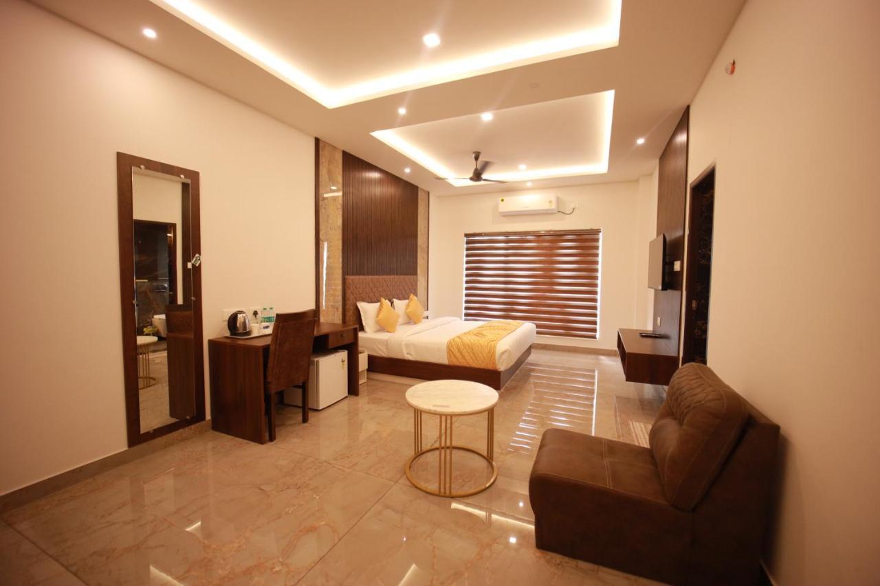 Bliss Regency Business Hotel Palakkad Exterior photo